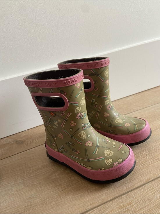 Bogs Other - Bogs Olive and Pink Heart-Print Toddler Rain Boots